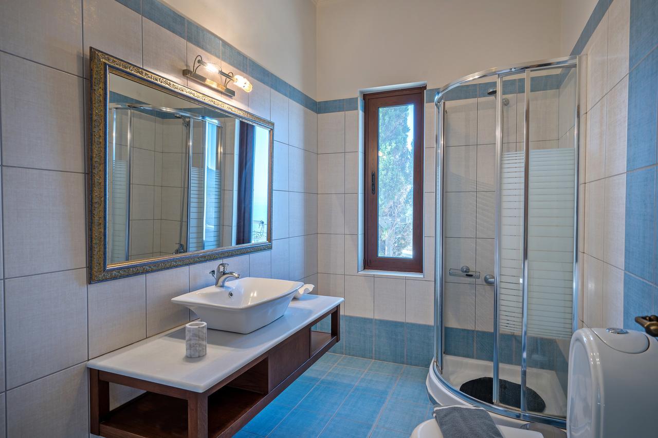 Sea Views At Villa Anemomylos With Heated Pool, Ping Pong And Tennis Agia Pelagia Kythira المظهر الخارجي الصورة